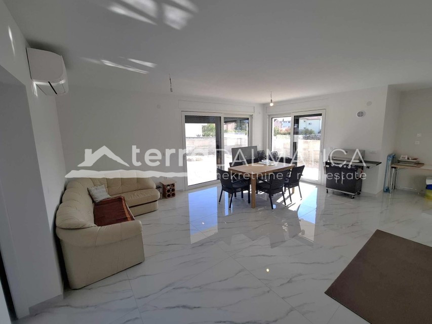 Casa In vendita - ŠIBENSKO-KNINSKA VODICE