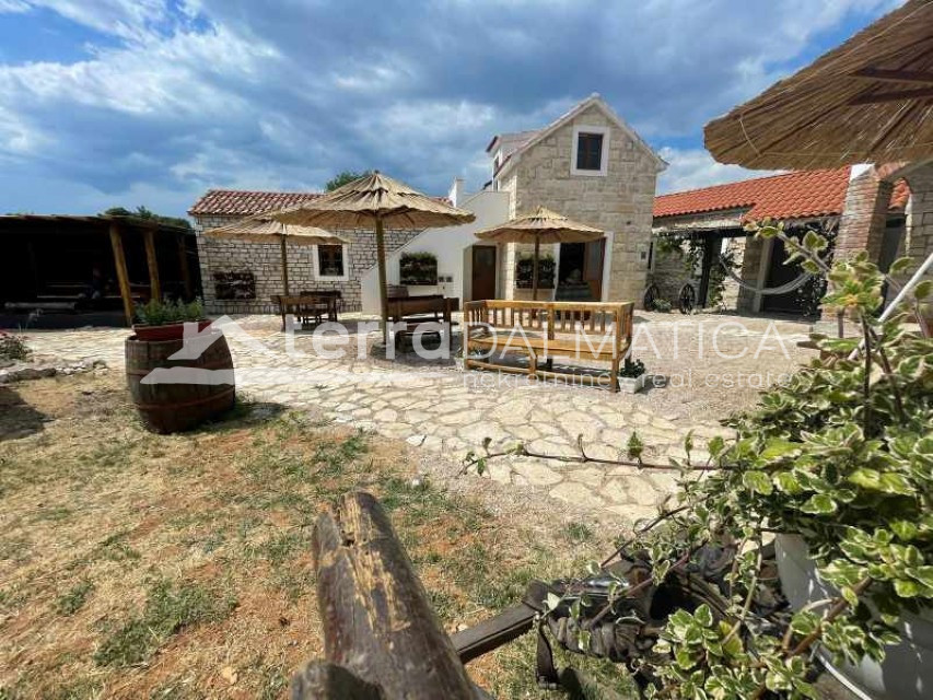 Gewerbefläche Zu verkaufen - ŠIBENSKO-KNINSKA VODICE