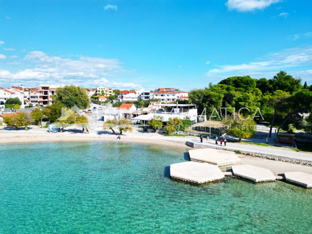 Komerčné Na predaj VODICE