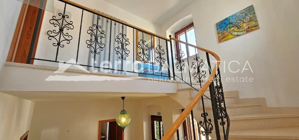 House For sale - SPLITSKO-DALMATINSKA BRAČ