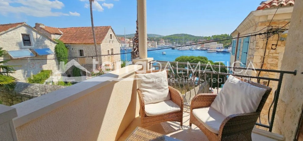 House For sale - SPLITSKO-DALMATINSKA BRAČ