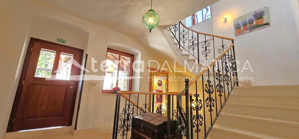 House For sale - SPLITSKO-DALMATINSKA BRAČ