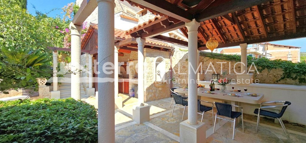 House For sale - SPLITSKO-DALMATINSKA BRAČ