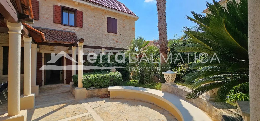 House For sale - SPLITSKO-DALMATINSKA BRAČ