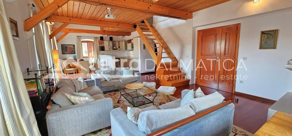 House For sale - SPLITSKO-DALMATINSKA BRAČ