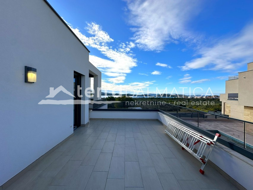 House For sale - ŠIBENSKO-KNINSKA VODICE
