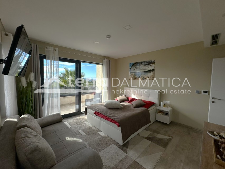 House For sale - ŠIBENSKO-KNINSKA VODICE