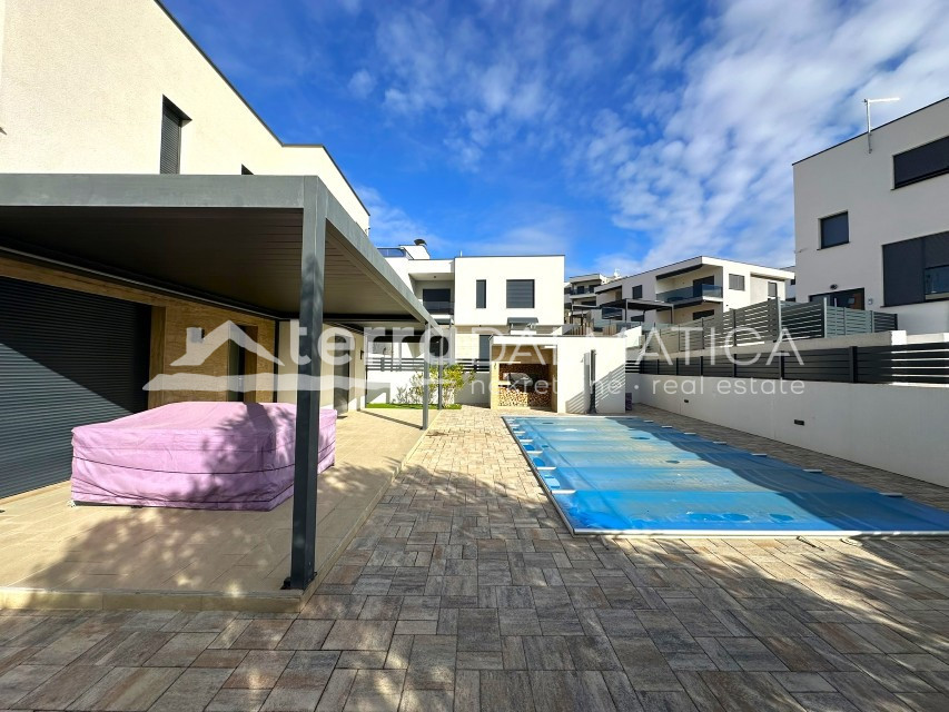 House For sale - ŠIBENSKO-KNINSKA VODICE