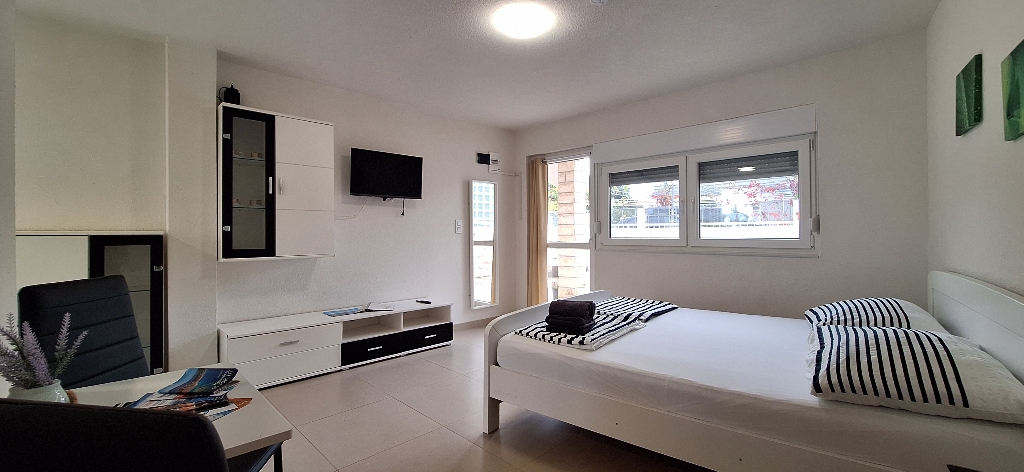 Casa In vendita - ŠIBENSKO-KNINSKA ROGOZNICA