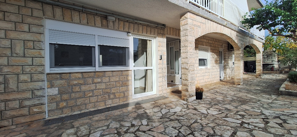 Casa In vendita - ŠIBENSKO-KNINSKA ROGOZNICA