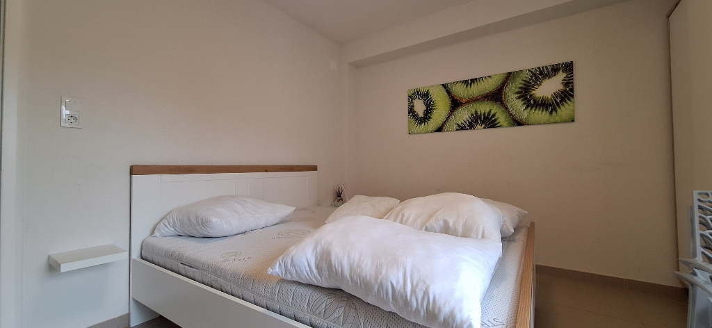 Casa In vendita - ŠIBENSKO-KNINSKA ROGOZNICA
