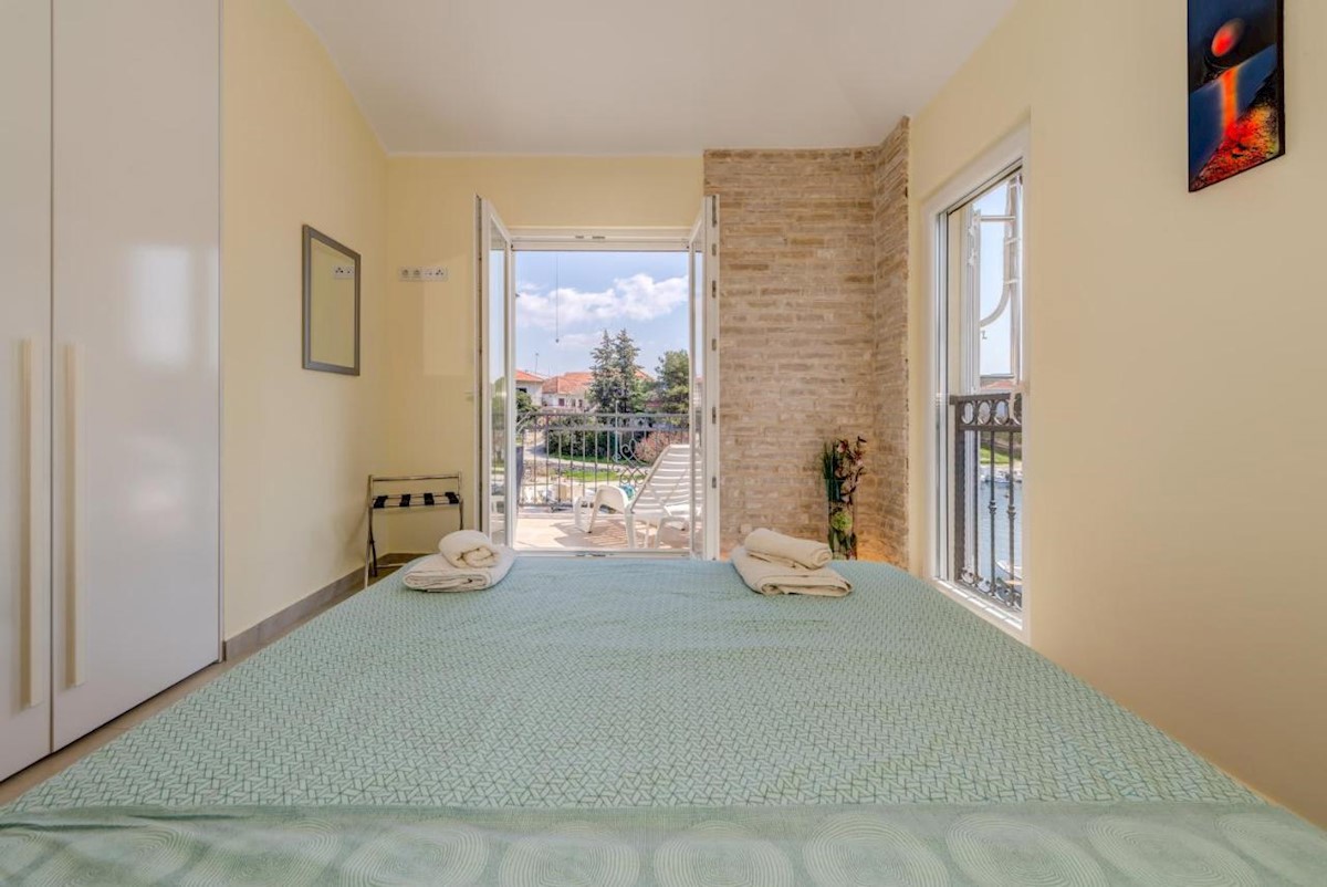 Haus Zu verkaufen - ŠIBENSKO-KNINSKA ROGOZNICA