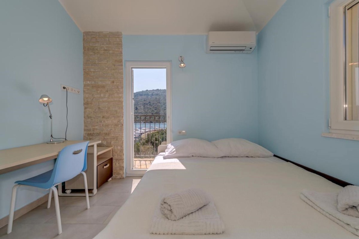 Haus Zu verkaufen - ŠIBENSKO-KNINSKA ROGOZNICA