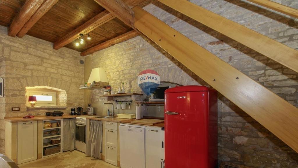 Kuća Na prodaju - ISTARSKA SVETVINČENAT