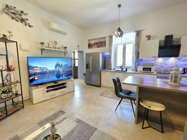 Flat for sale 80 m² – Pula