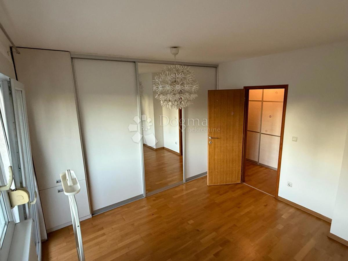 Mieszkanie Na sprzedaż - GRAD ZAGREB ZAGREB