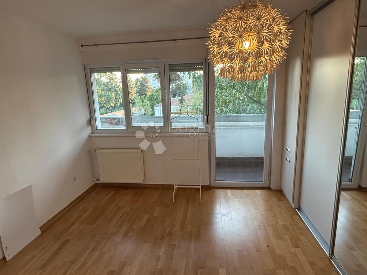 Mieszkanie Na sprzedaż - GRAD ZAGREB ZAGREB