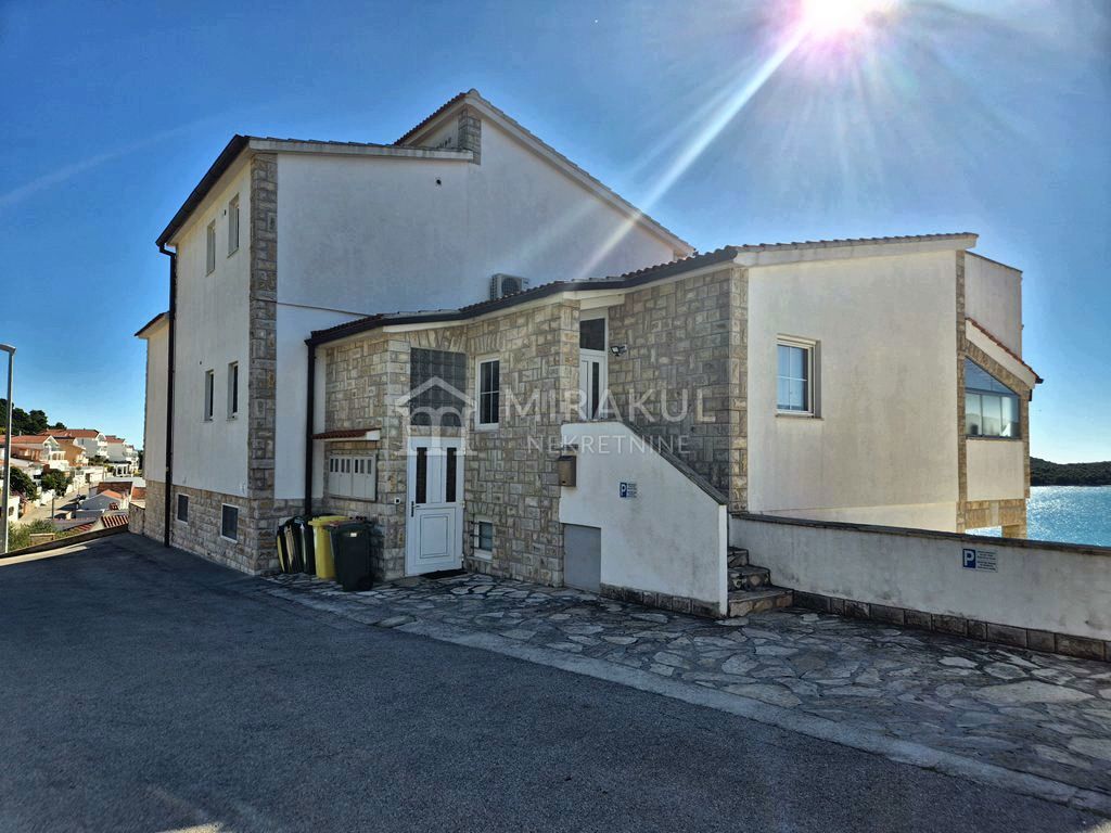 Apartma Na predaj - ŠIBENSKO-KNINSKA MURTER