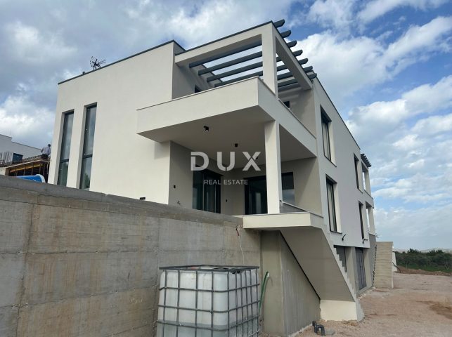 Kuća na prodaju 250 m² – Vodice