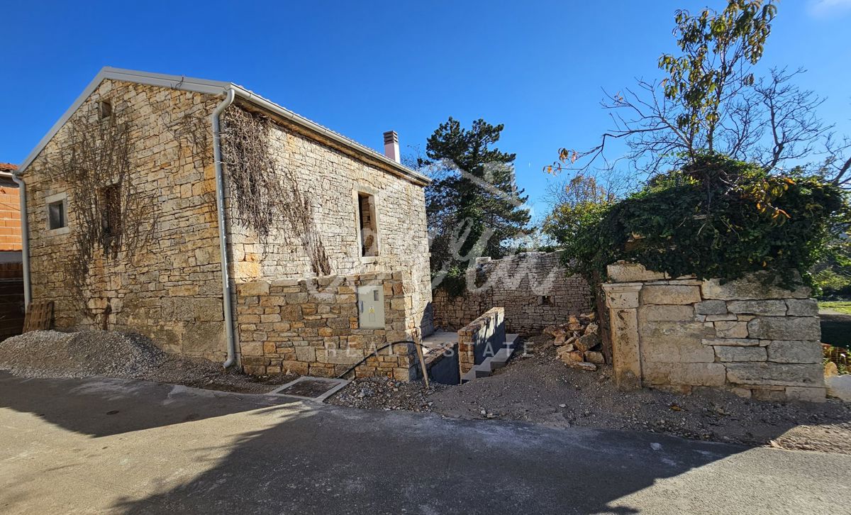Haus Zu verkaufen - Istarska Tinjan - foto 1/31