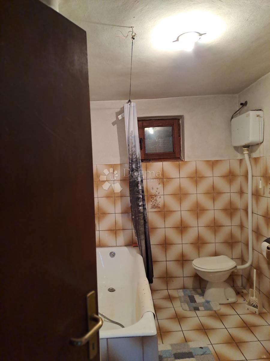 Hiša Na predaj - KARLOVAČKA GENERALSKI STOL