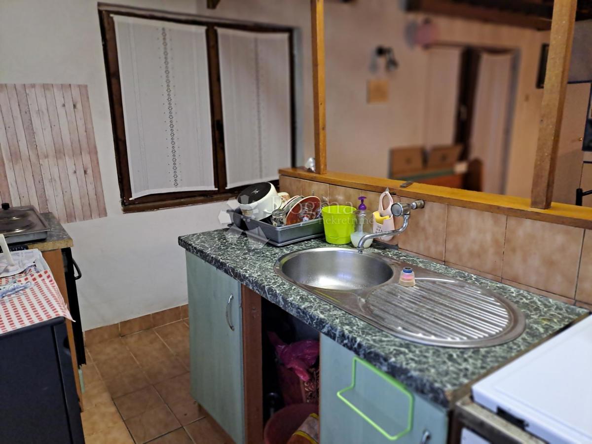 Hiša Na predaj - KARLOVAČKA GENERALSKI STOL