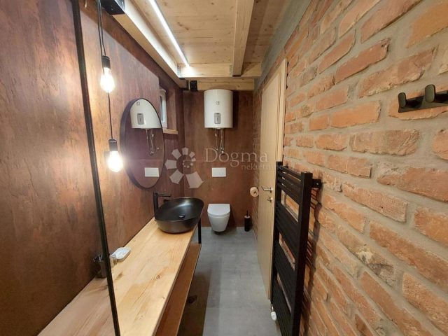 Casa in vendita 250 m² – Osijek