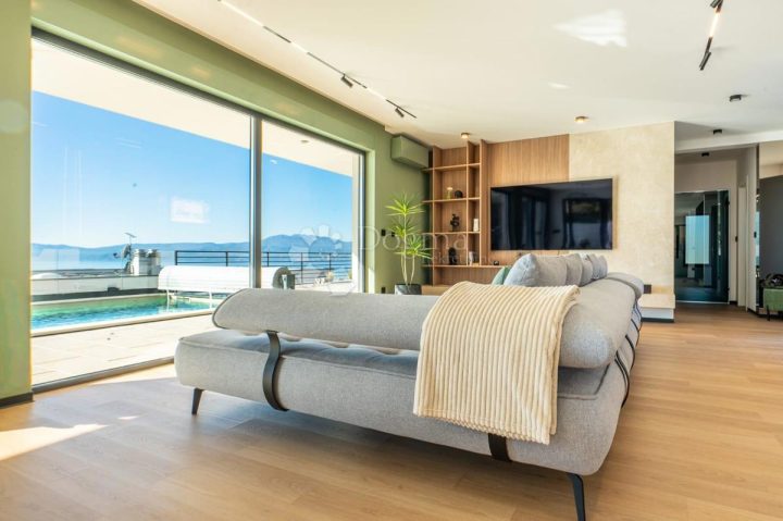House for sale 295 m² – Kostrena