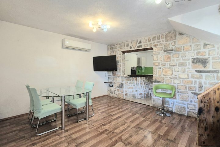 House For sale - Splitsko-dalmatinska šolta - foto 2/11