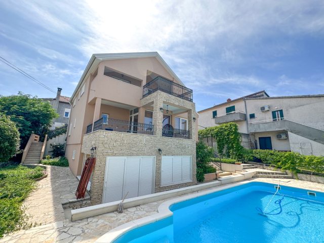 Dom na predaj 345 m² – Murter