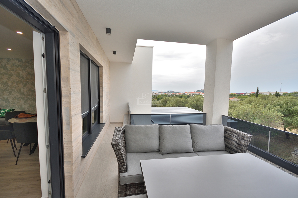 House For sale - ŠIBENSKO-KNINSKA VODICE