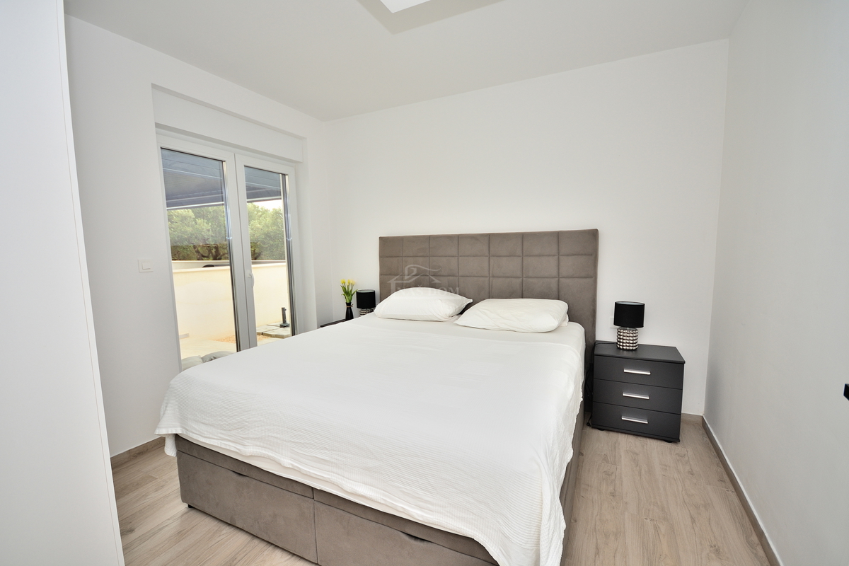 House For sale - ŠIBENSKO-KNINSKA VODICE