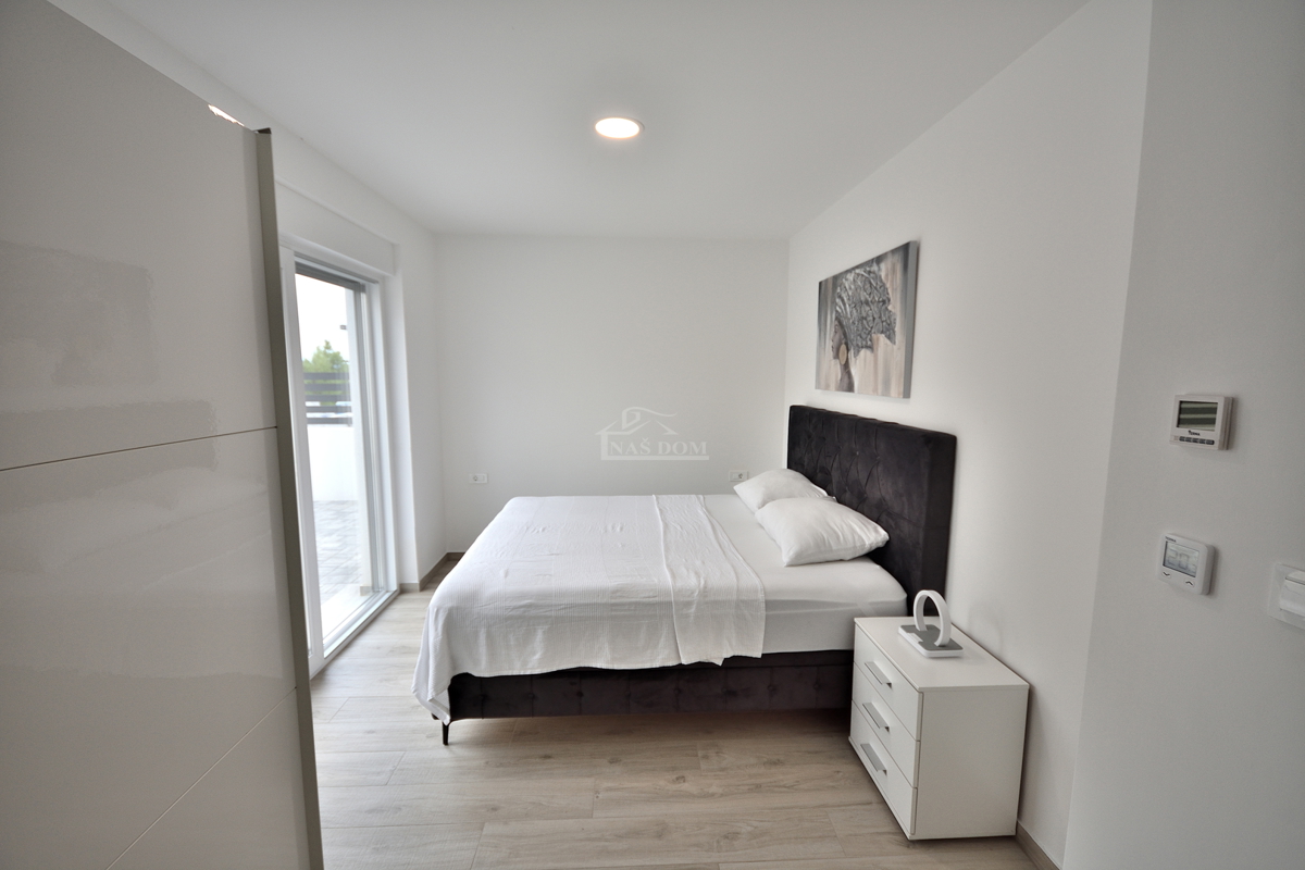 House For sale - ŠIBENSKO-KNINSKA VODICE