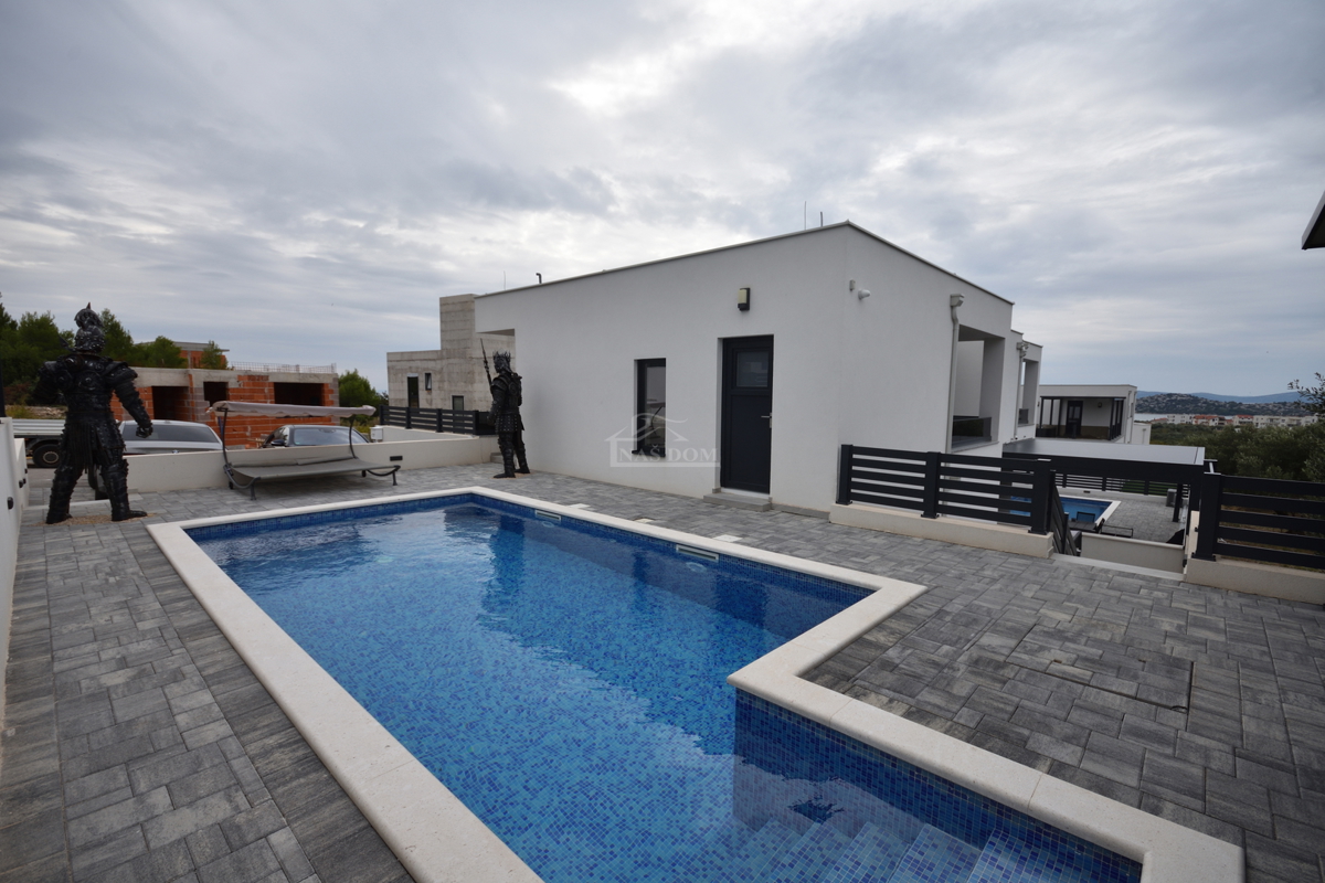 House For sale - ŠIBENSKO-KNINSKA VODICE