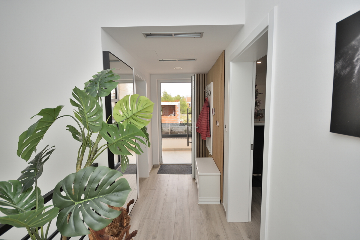 House For sale - ŠIBENSKO-KNINSKA VODICE
