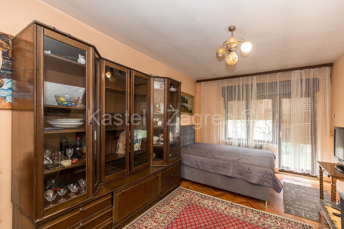House For sale - ZAGREBAČKA RUGVICA