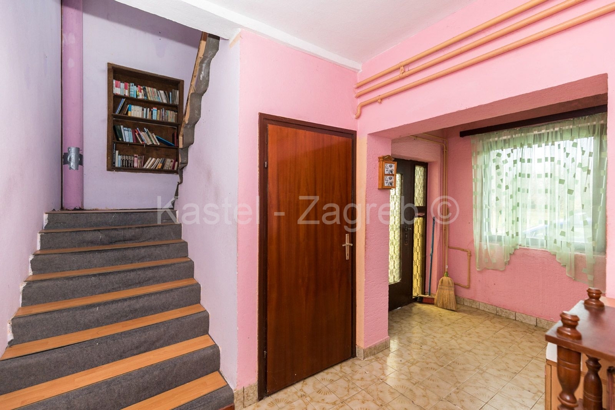 House For sale - ZAGREBAČKA RUGVICA