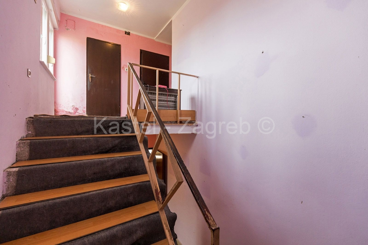 House For sale - ZAGREBAČKA RUGVICA