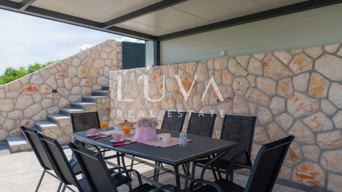 Maison À vendre - SPLITSKO-DALMATINSKA PODBABLJE