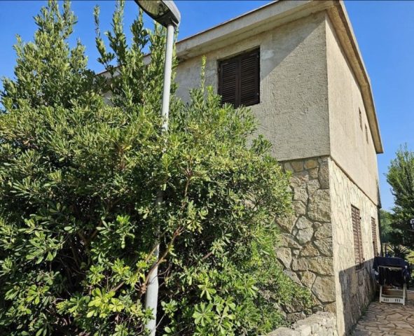 Hiša na predaj 194 m² – Vrsi