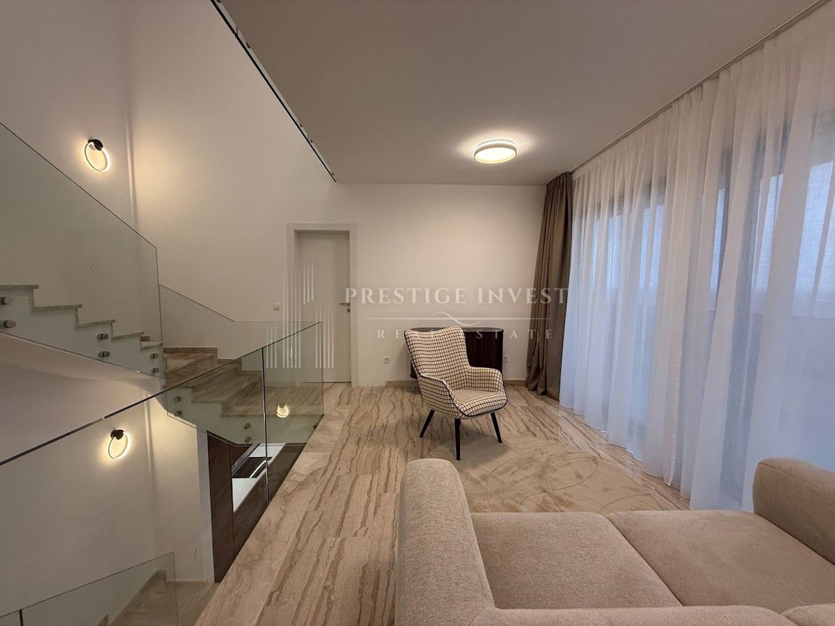 Haus Zu verkaufen - ŠIBENSKO-KNINSKA ROGOZNICA