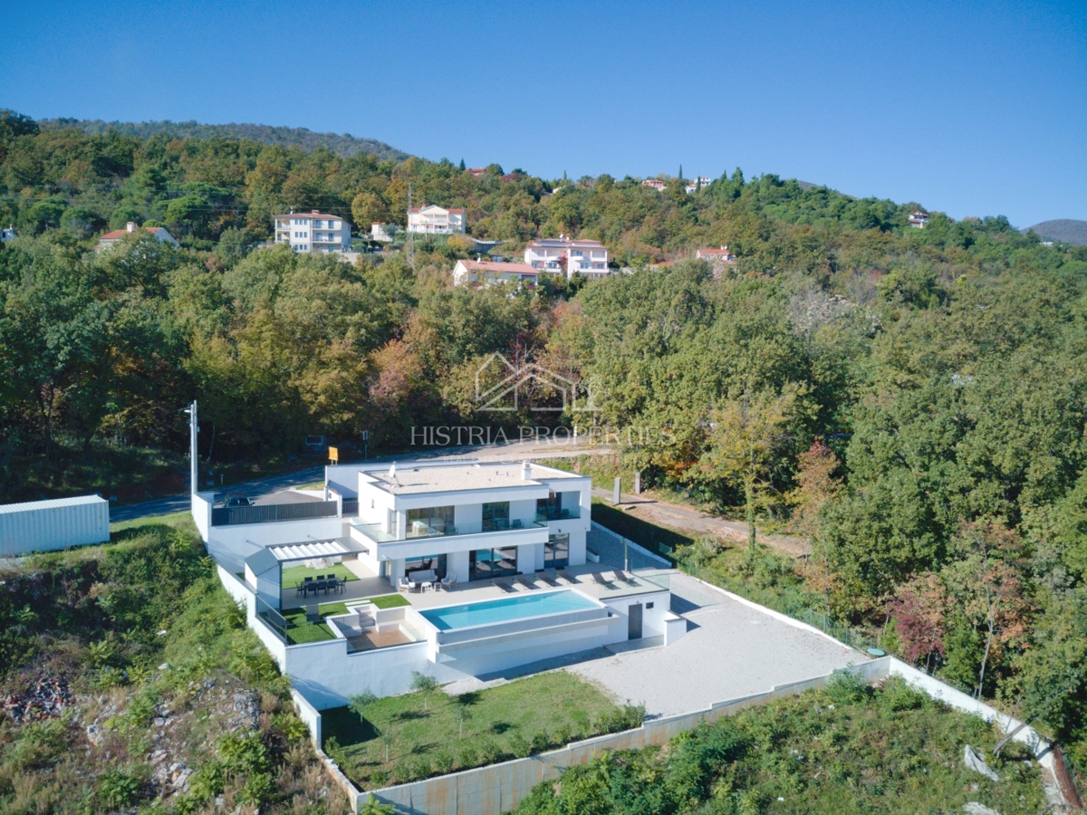 Kuća Na prodaju - PRIMORSKO-GORANSKA LOVRAN