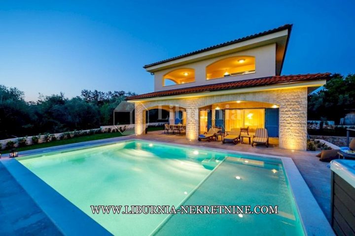Casa in vendita 300 m² – Krk