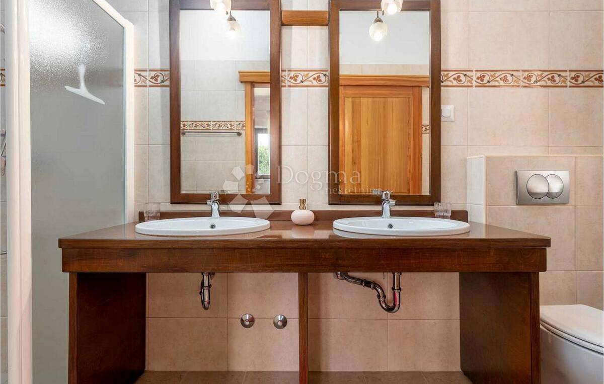 Haus Zu verkaufen - ISTARSKA TINJAN