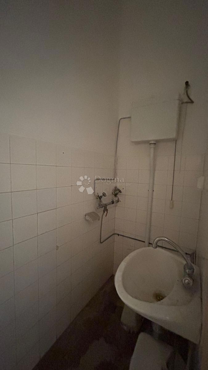 Poslovni prostor Na prodaju - ISTARSKA PULA