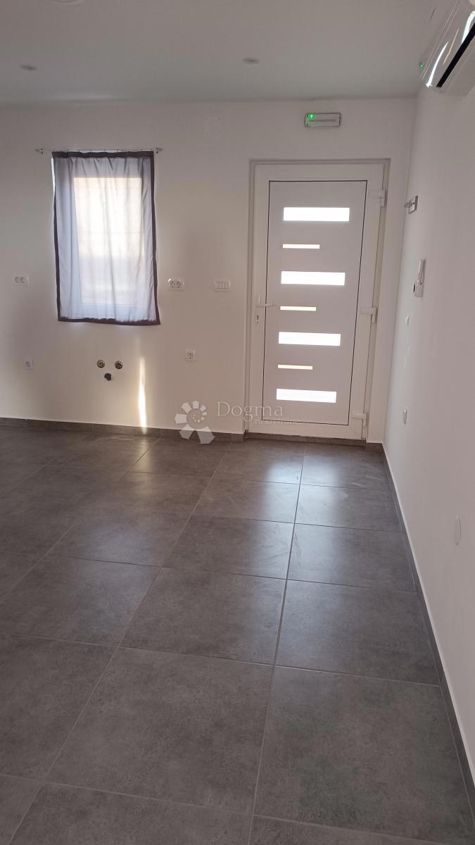 Business premises For rent - PRIMORSKO-GORANSKA ČAVLE