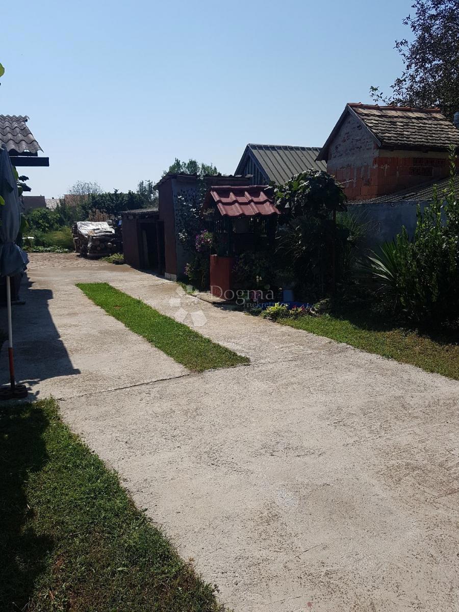 Casa In vendita - OSJEČKO-BARANJSKA OSIJEK
