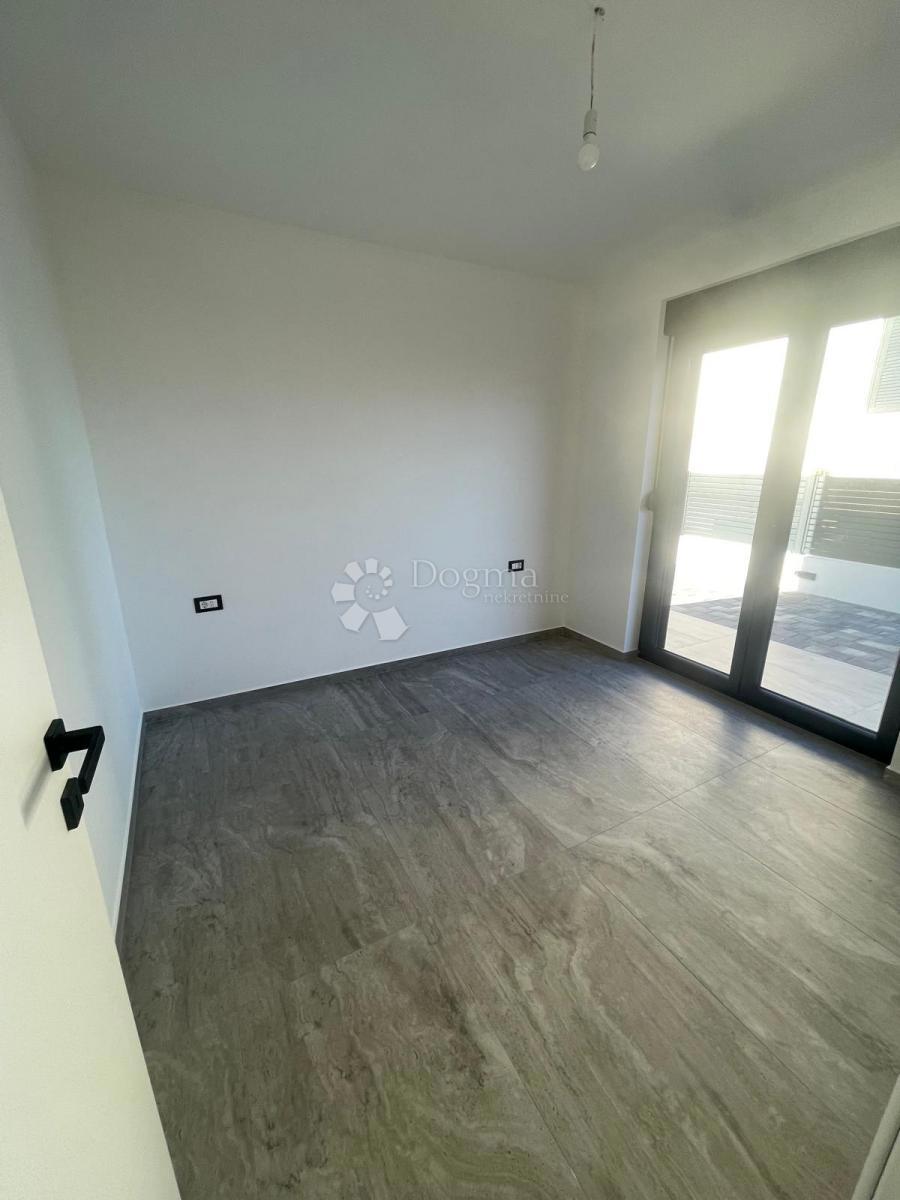 Appartement À vendre - ŠIBENSKO-KNINSKA MURTER