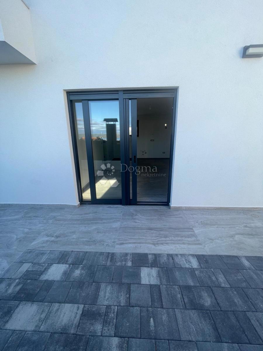 Appartement À vendre - ŠIBENSKO-KNINSKA MURTER