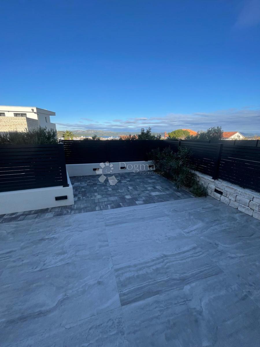 Appartement À vendre - ŠIBENSKO-KNINSKA MURTER